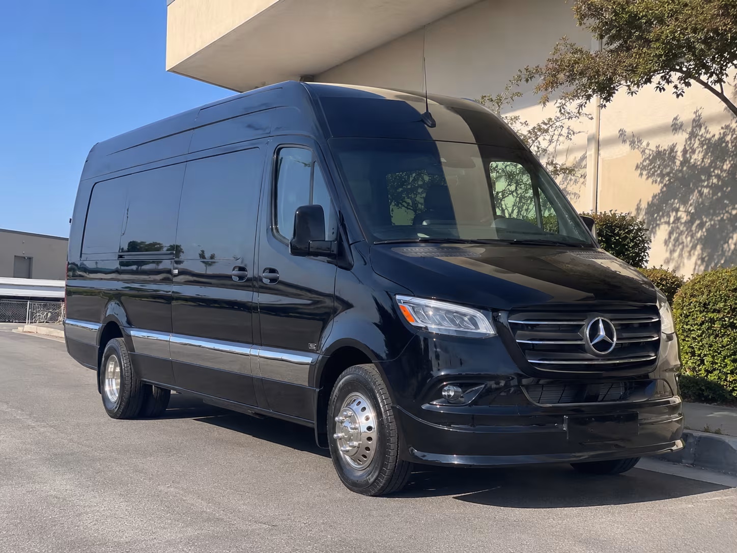 prom limos and sprinter vans for smaller lauderhill groups